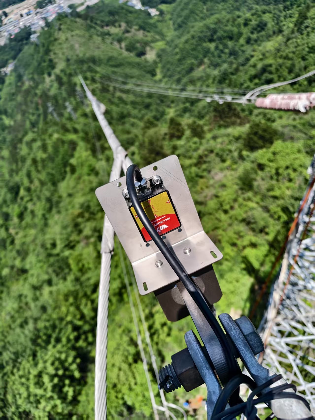 特力康高压输电线路导线覆冰在线监测装置,为河南电网覆冰护航